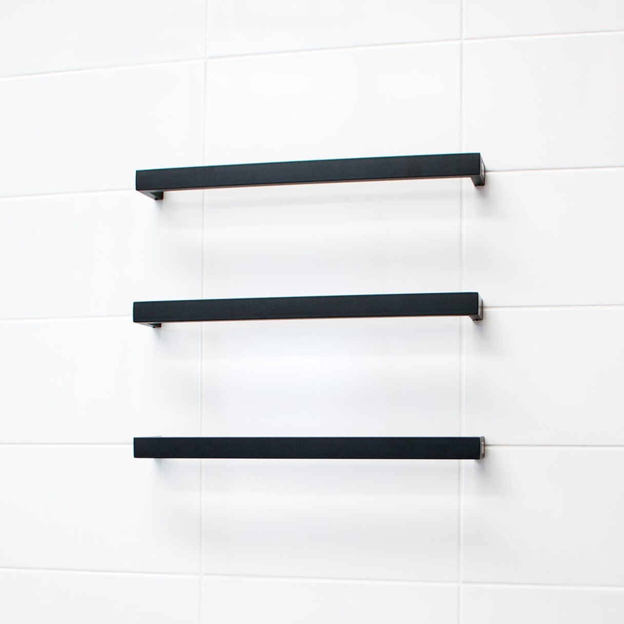Radiant Heated Towel Rail Single Square Bar 800mm x 32mm Low Voltage